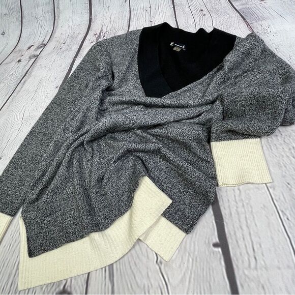 SMARTWOOL gray black ivory merino wool v-neck long sweater, size M - Picture 8 of 14